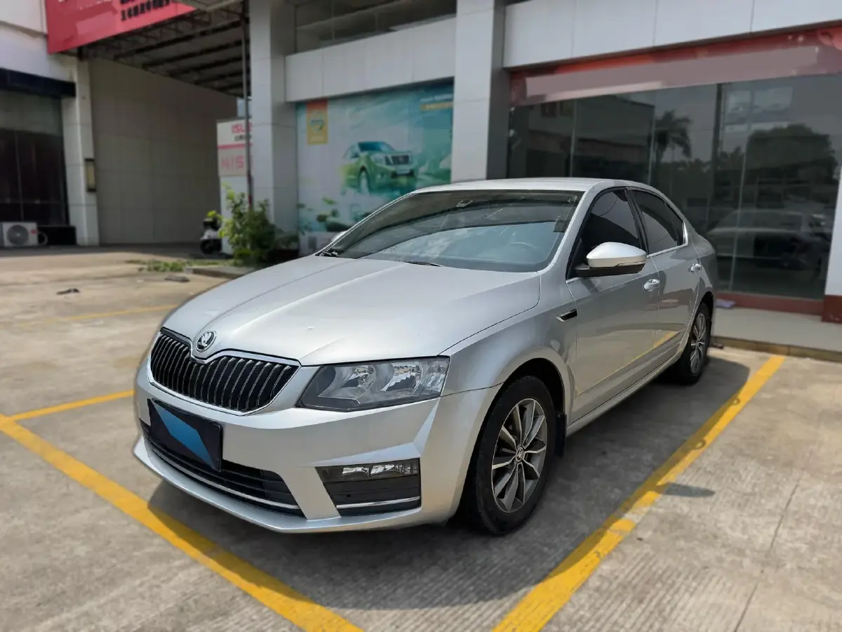 2017 Skoda Octavia 1.6L 110HP L4 6AT