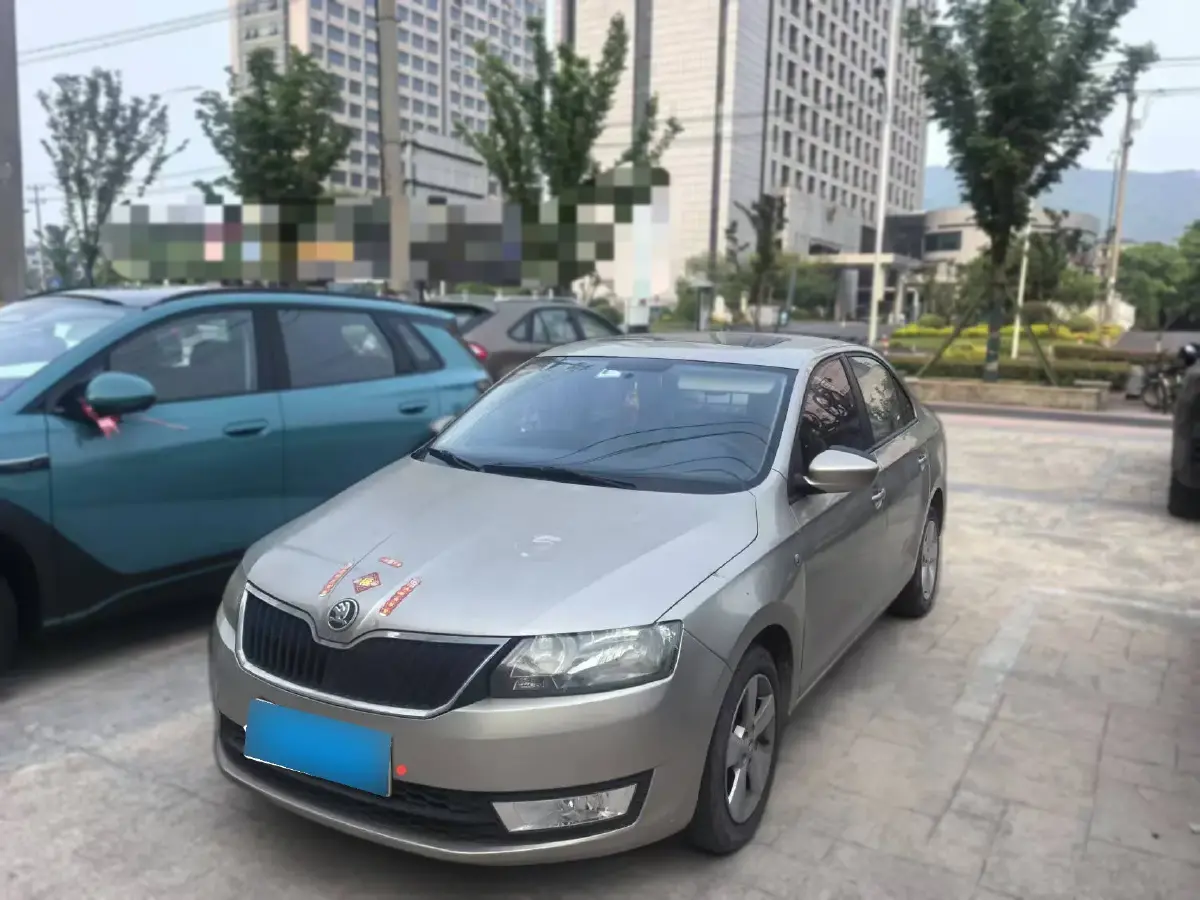 2013 Skoda Rapid 1.6L 110HP L4 6AT