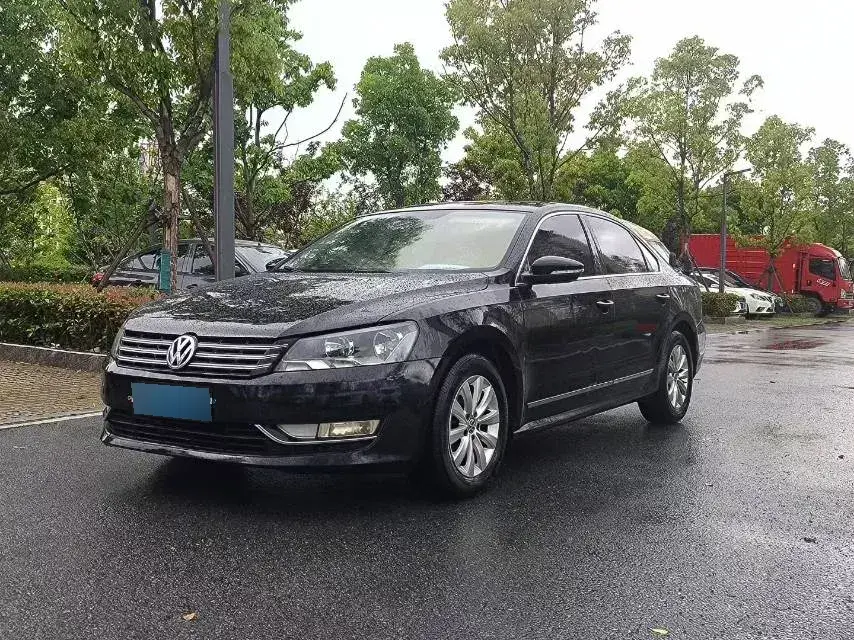 2014 Volkswagen Passat 1.8T 160HP L4 7DCT