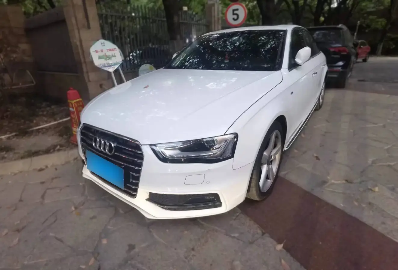 2016 Audi A4L 2.0T 224HP L4 7DCT