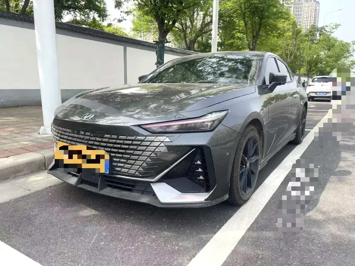 2022 ChangAn UNI-V 1.5T 188HP L4 7DCT