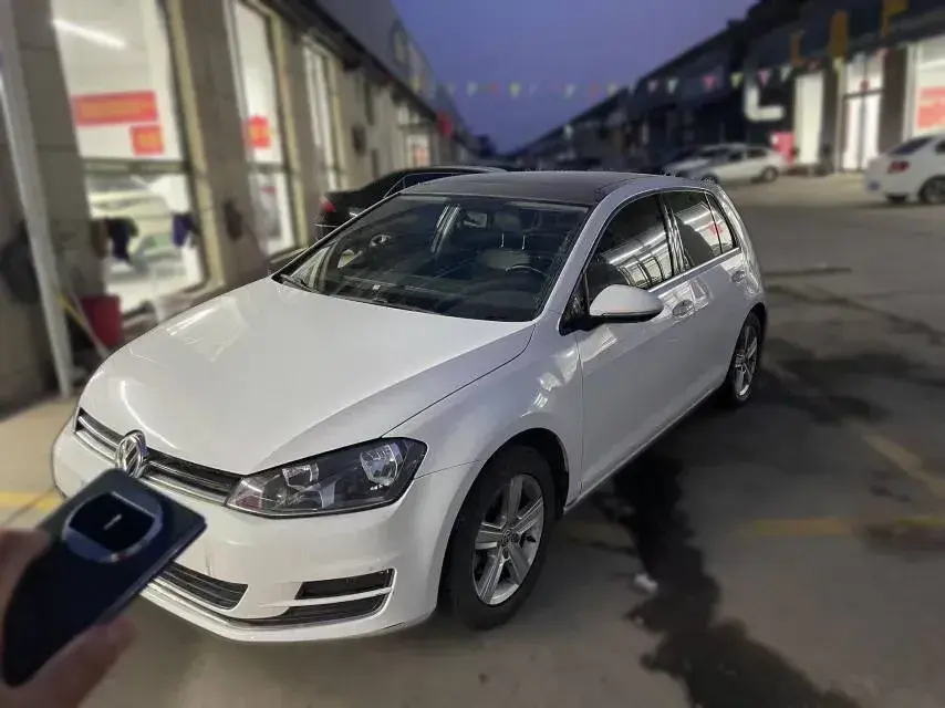 2014 Volkswagen Golf 1.4T 131HP L4 7DCT