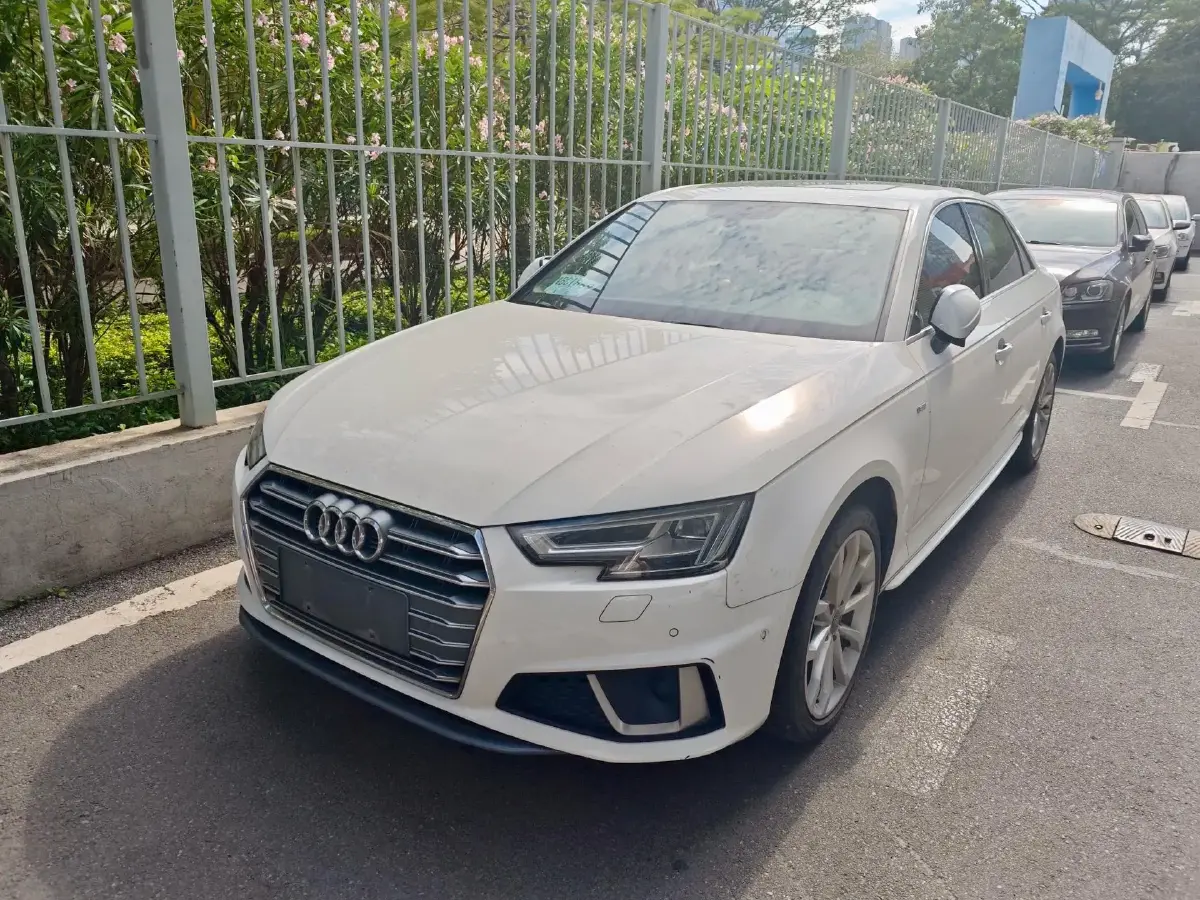 2019 Audi A4L 2.0T 190HP L4 7DCT
