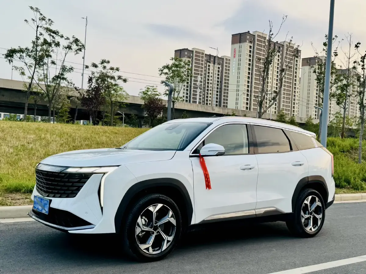 2024 Geely StarRay 1.5T 181HP L4 7DCT