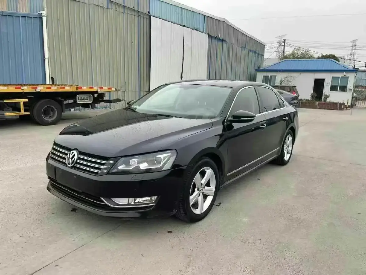 2015 Volkswagen Passat 2.0T 200HP L4 6DCT