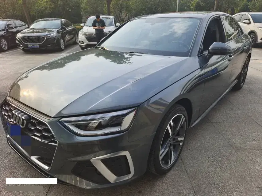 2022 Audi A4L 2.0T 190HP L4 7DCT