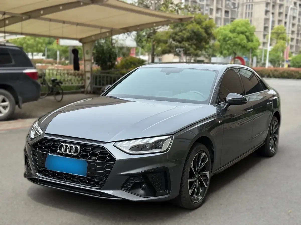 2023 Audi A4L 2.0T 190HP L4 7DCT