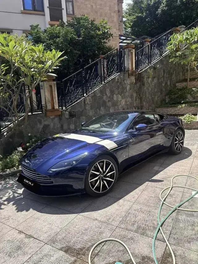 2017 Aston Martin DB11 4.0T 510HP V8 8AT