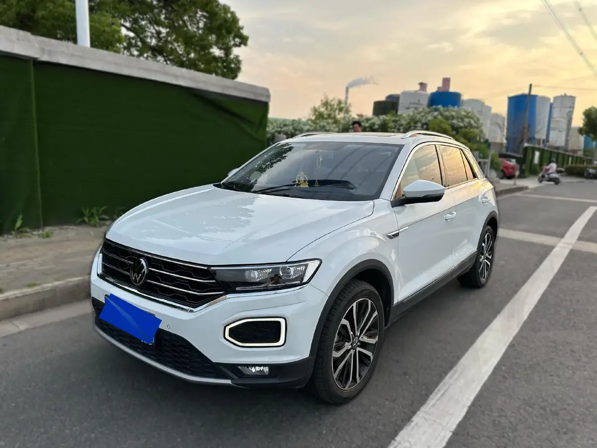 2022 Volkswagen T-Roc 1.4T 150HP L4 7DCT