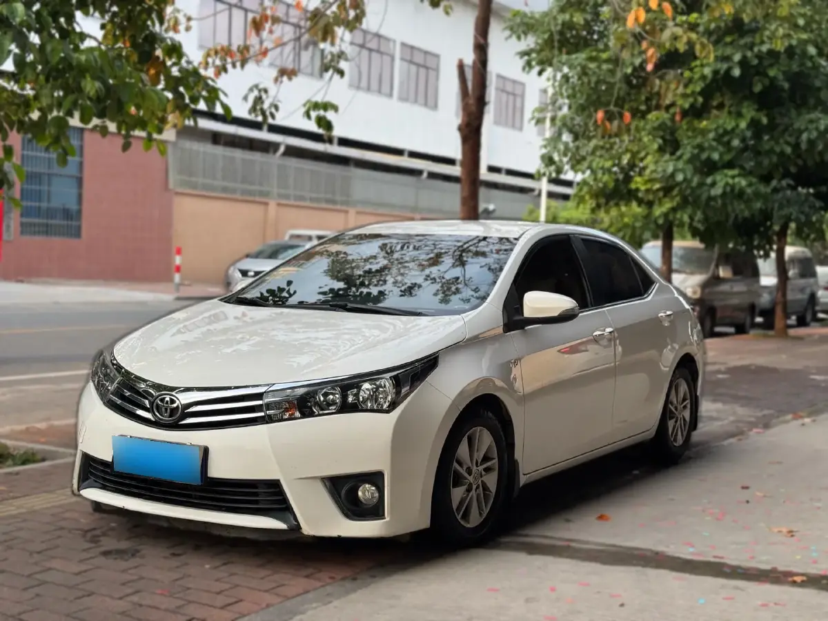 2014 Toyota Corolla 1.6L 122HP L4 CVT