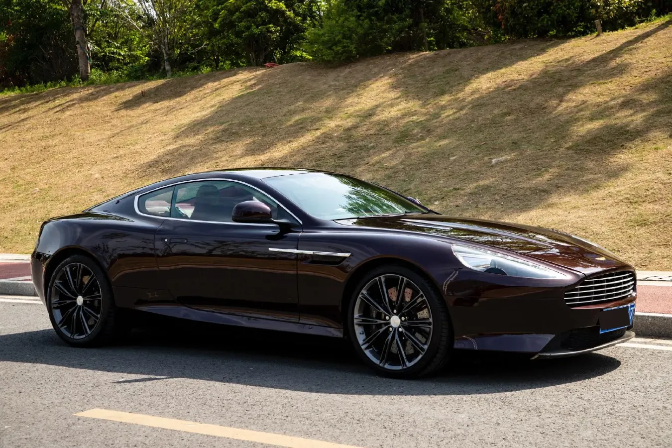 2012 Aston Martin Virage 6.0L 496HP V12 6AT,autocango,china used car exporter,china ev exporter,chinese used car exporter,chinese used ev exporter