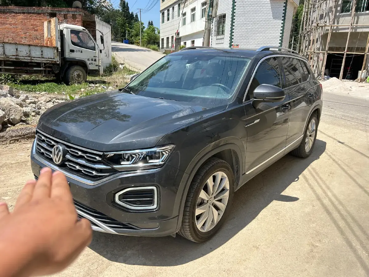 2020 Volkswagen Tayron 2.0T 220HP L4 7DCT