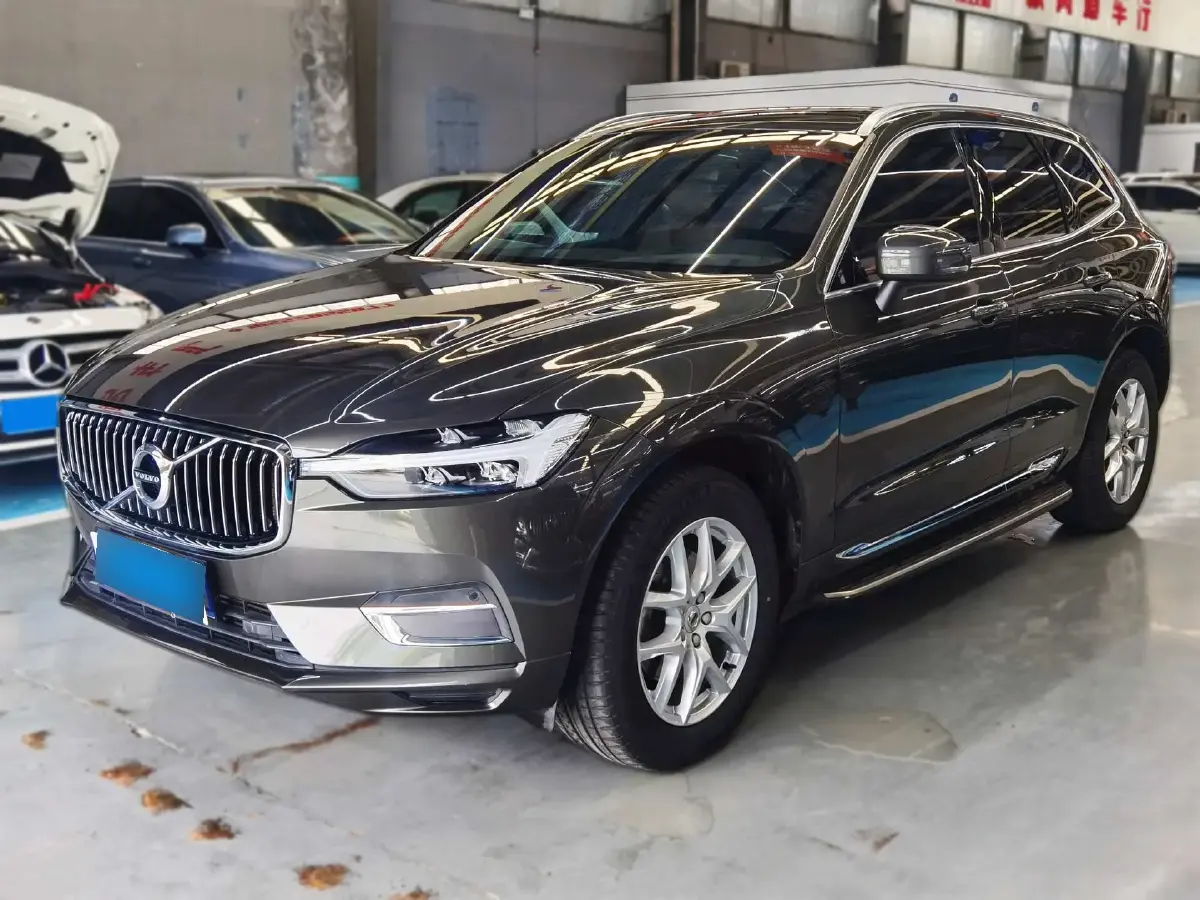 2021 Volvo XC60 2.0T 250HP L4 8AT