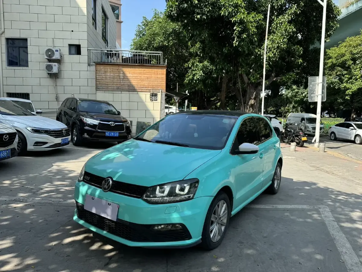 2014 Volkswagen Polo 1.6L 110HP L4 6AT