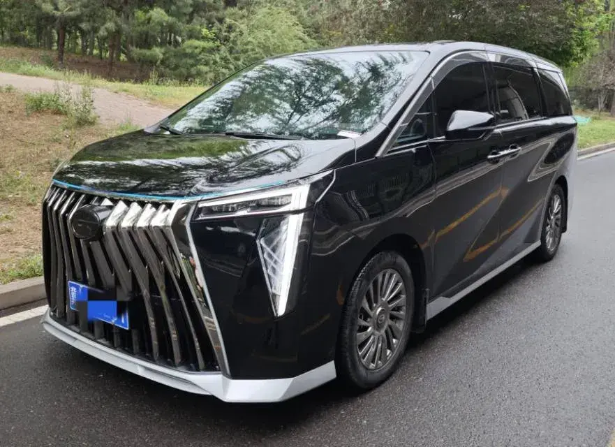 2023 GAC Trumpchi M8 2.0T 190HP L4 E-CVT Hybrid