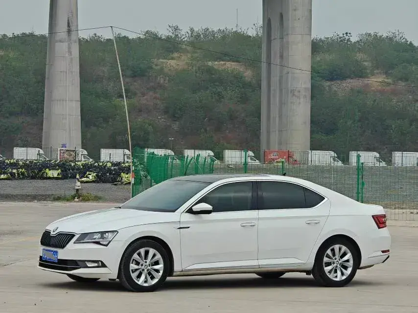 2018 Skoda Superb 1.8T 180HP L4 7DCT