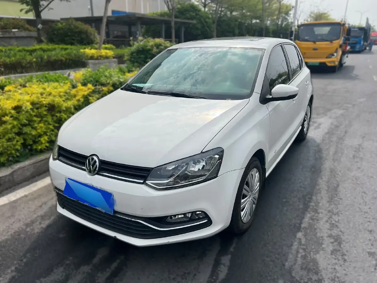 2016 Volkswagen Polo 1.6L 110HP L4 5MT