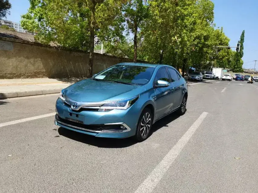 2018 Toyota Corolla 1.8L 99HP L4 E-CVT Hybrid