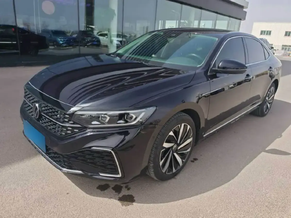 2022 Volkswagen Passat 2.0T 186HP L4 7DCT