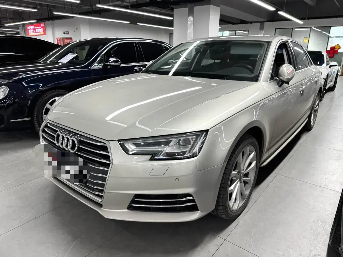 2017 Audi A4L 2.0T 190HP L4 7DCT