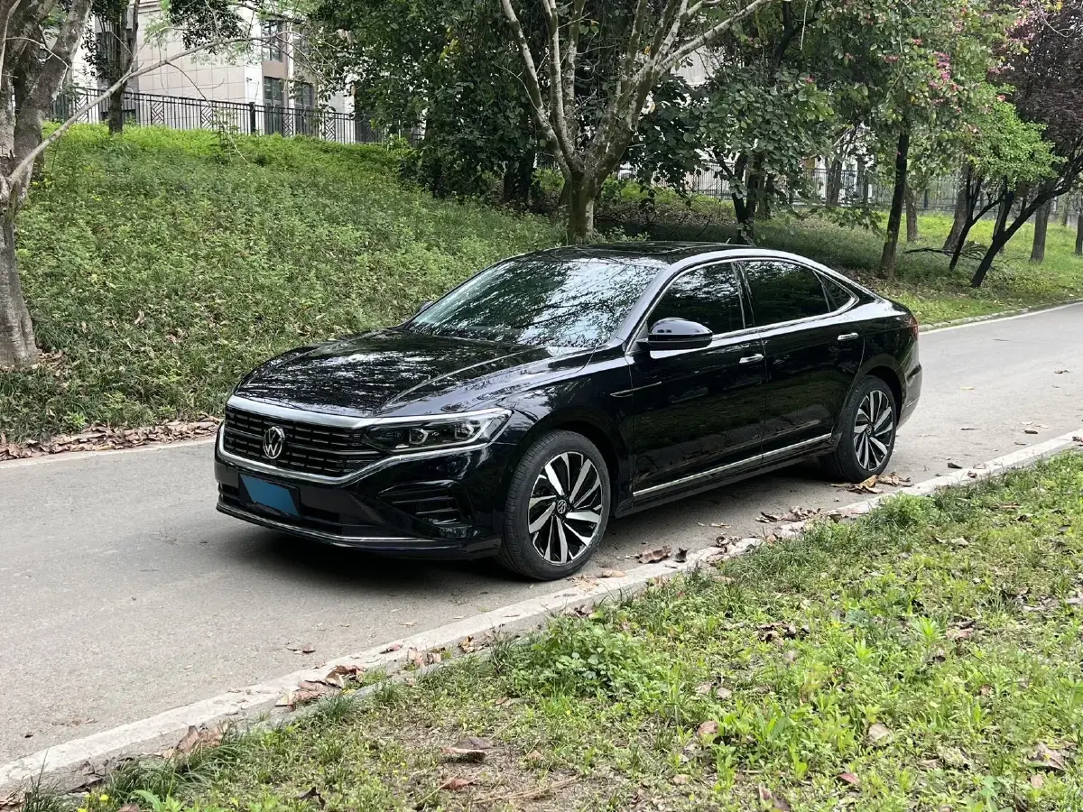2022 Volkswagen Passat 2.0T 186HP L4 7DCT