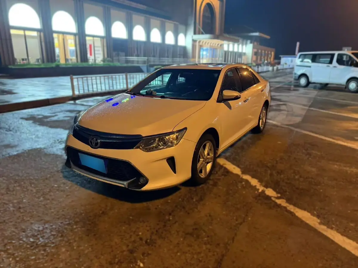 2015 Toyota Camry 2.0L 167HP L4 6AT