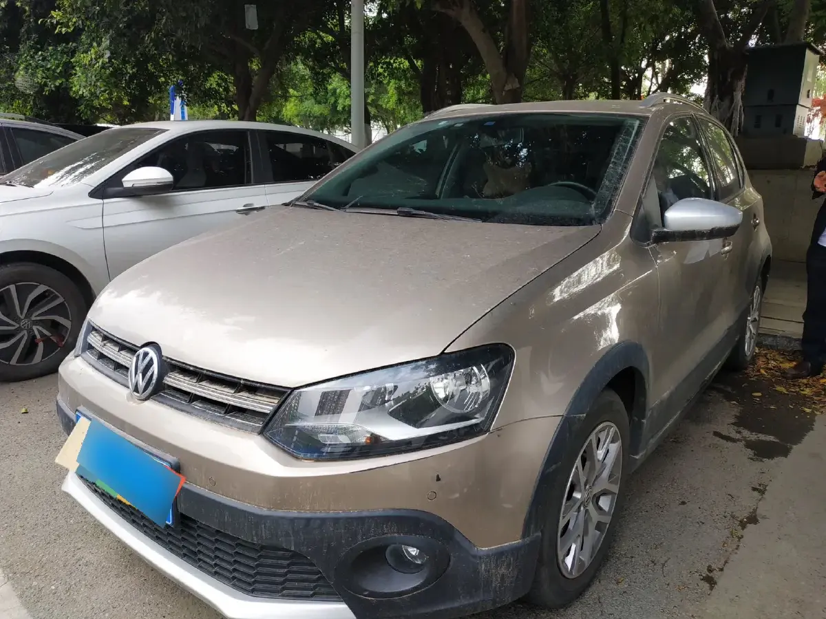 2014 Volkswagen Polo 1.6L 110HP L4 5MT