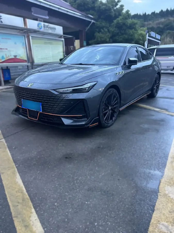 2022 ChangAn UNI-V 1.5T 188HP L4 7DCT