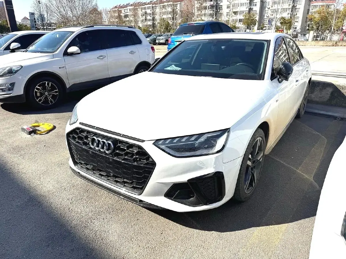 2022 Audi A4L 2.0T 190HP L4 7DCT