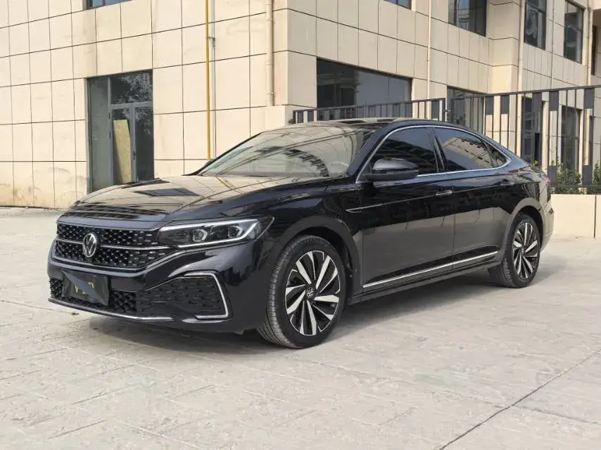 2022 Volkswagen Passat 2.0T 186HP L4 7DCT