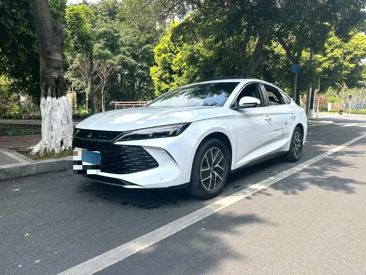 2024 BYD QinL 1.5L 101HP L4 E-CVT PHEV 15.87KWH