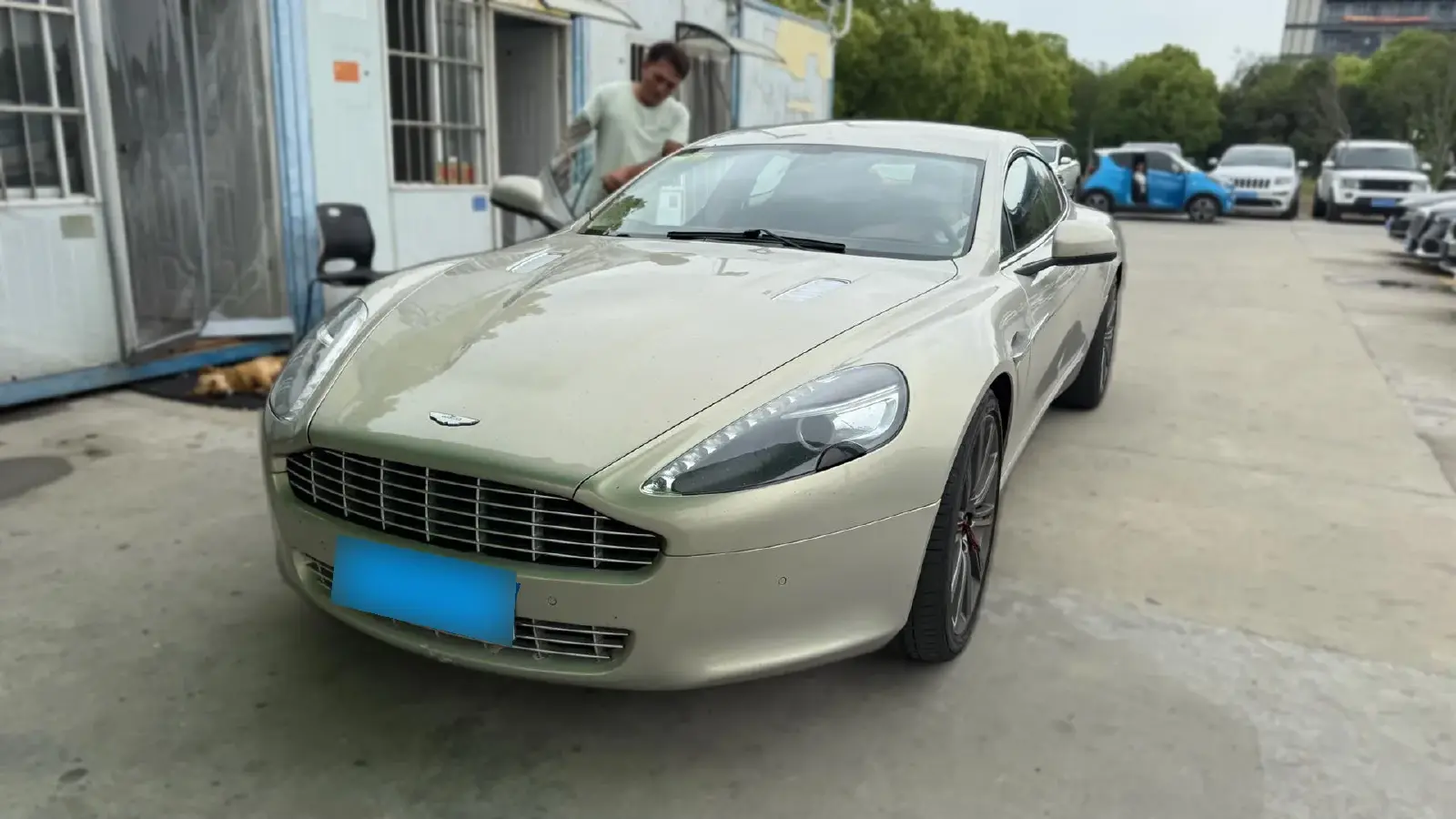 2010 Aston Martin Rapide 6.0L 477HP V12 6AT