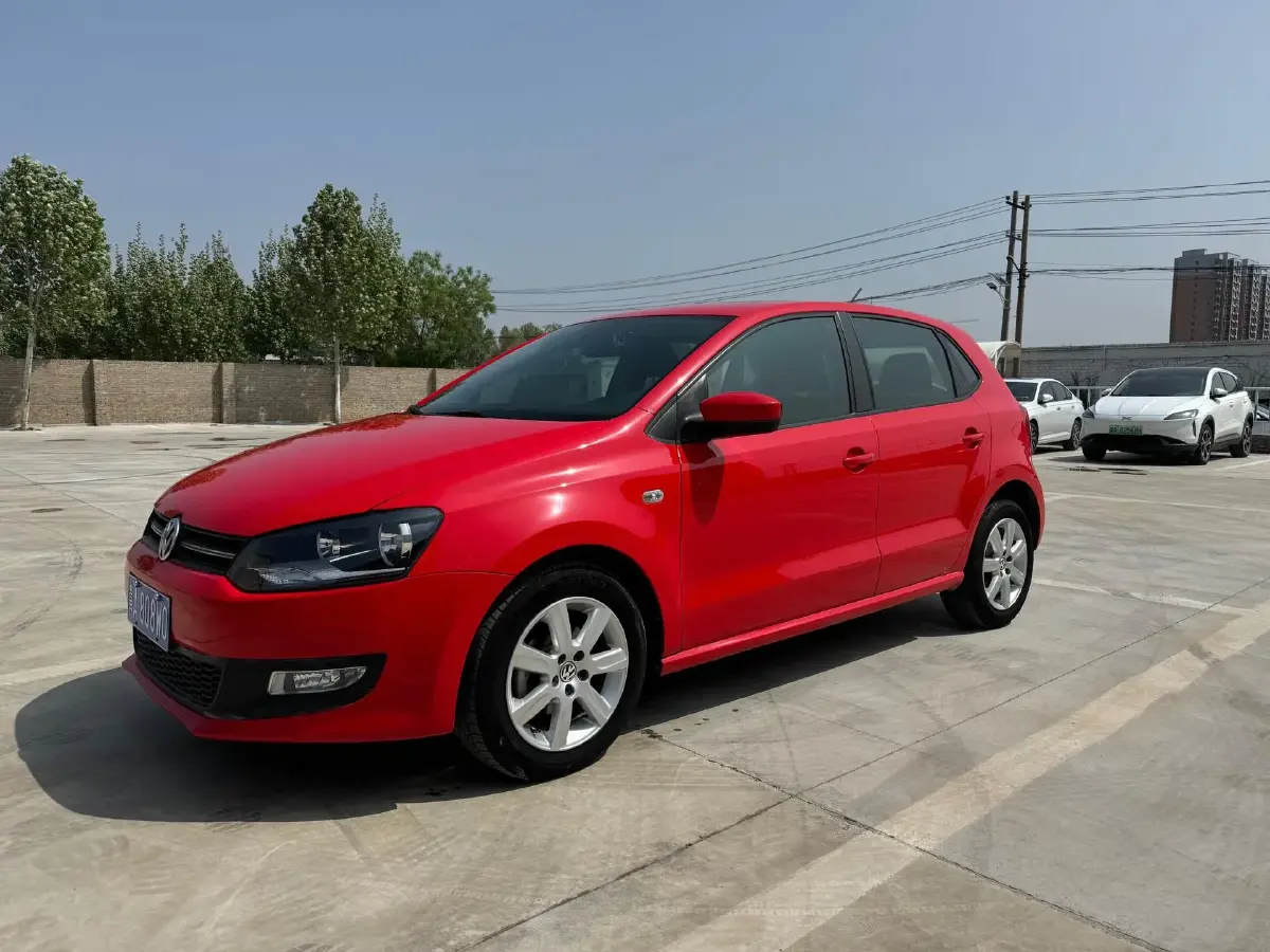 2013 Volkswagen Polo 1.4L 86HP L4 5MT