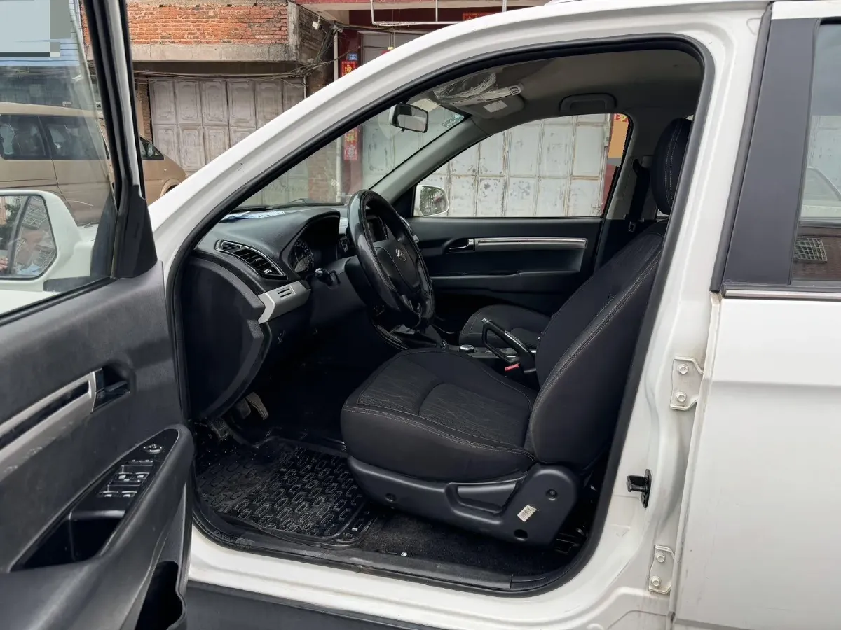 2018 Landwind X8 1.8T 177HP L4 6MT,autocango,china used car exporter,china ev exporter,chinese used car exporter,chinese used ev exporter