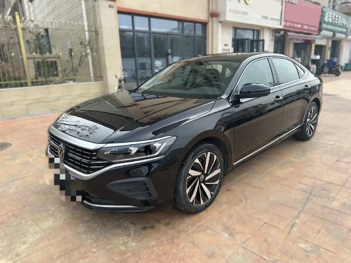 2024 Volkswagen Passat 2.0T 220HP L4 7DCT