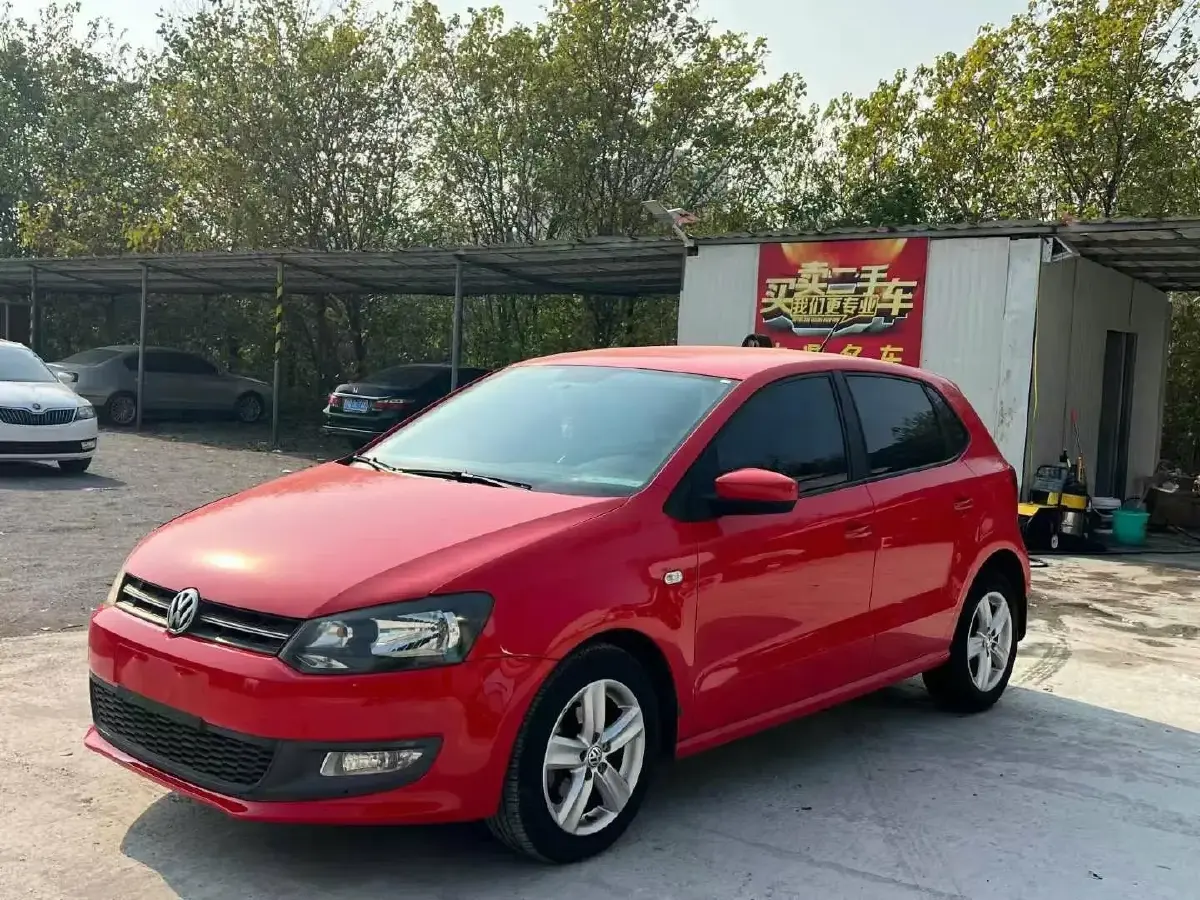 2011 Volkswagen Polo 1.4L 86HP L4 6AT