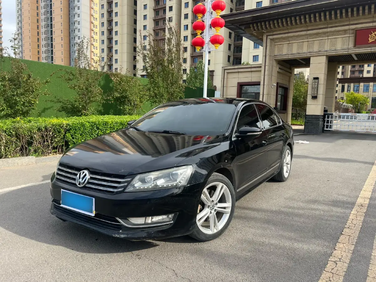 2013 Volkswagen Passat 2.0T 200HP L4 6DCT
