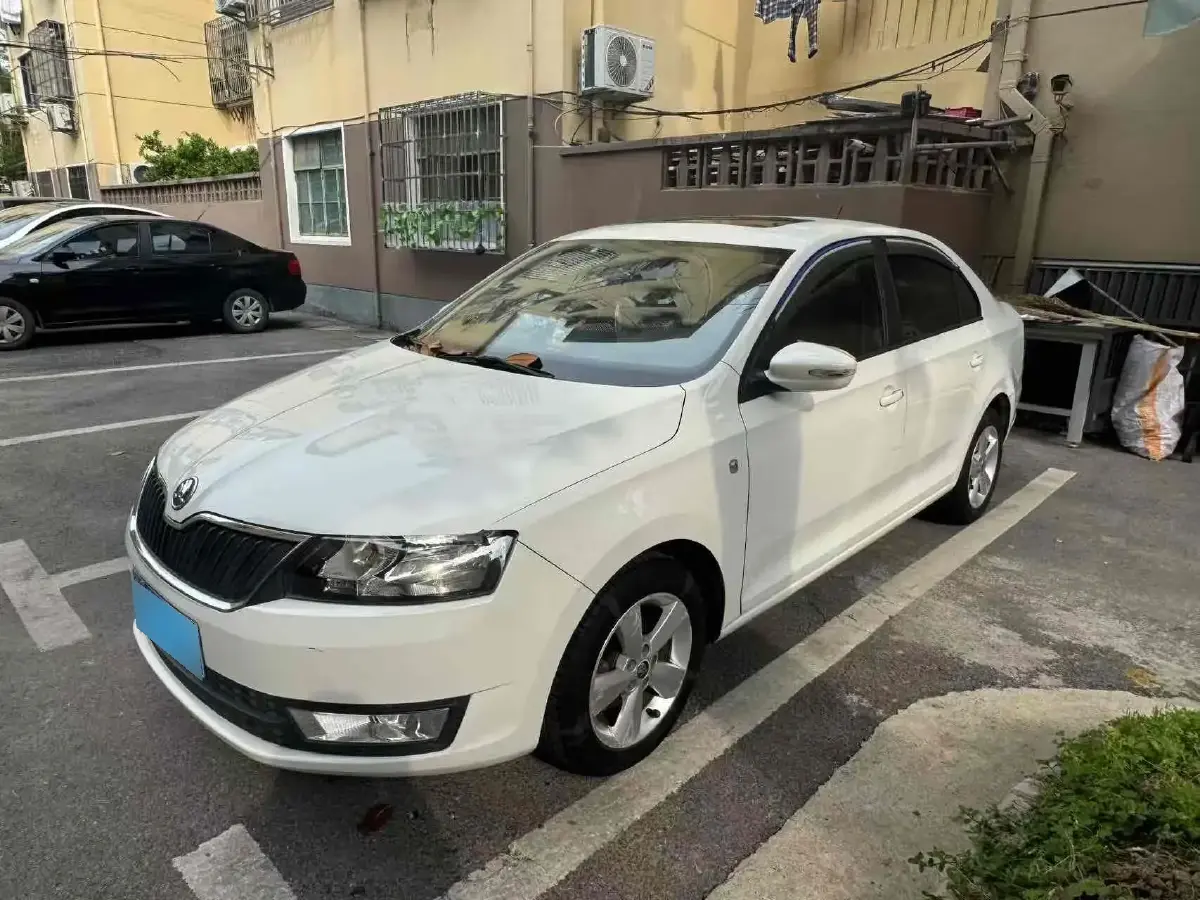 2013 Skoda Rapid 1.6L 110HP L4 6AT