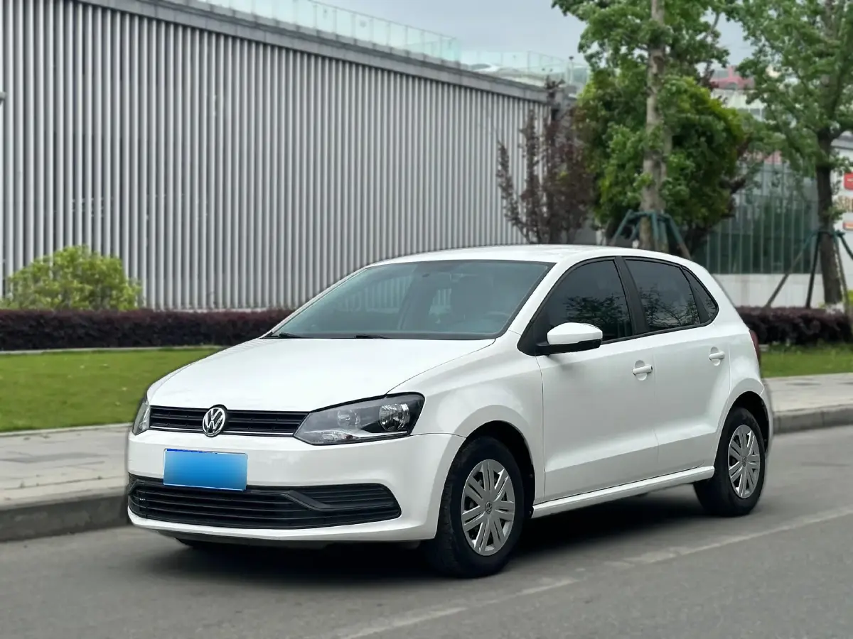 2016 Volkswagen Polo 1.4L 90HP L4 6AT