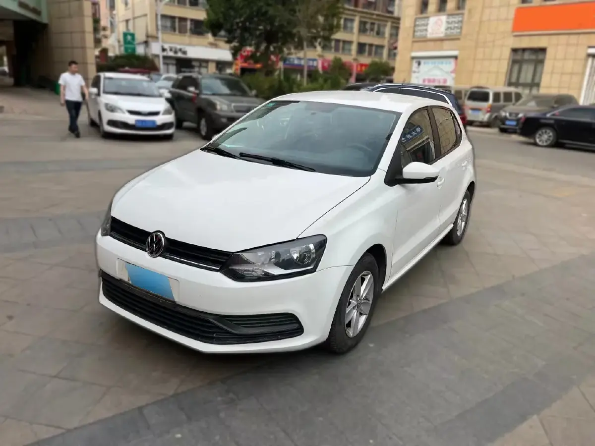 2016 Volkswagen Polo 1.4L 90HP L4 6AT
