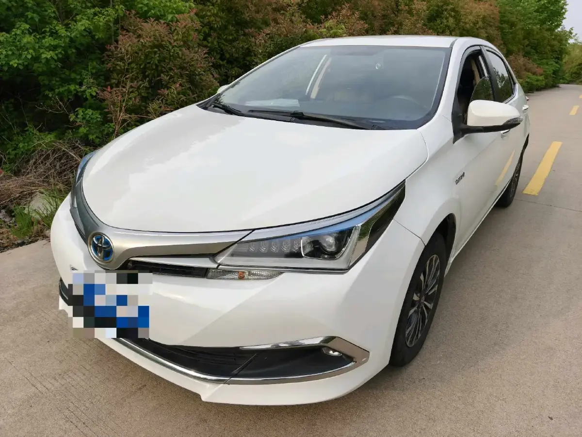 2017 Toyota Corolla 1.8L 99HP L4 E-CVT Hybrid