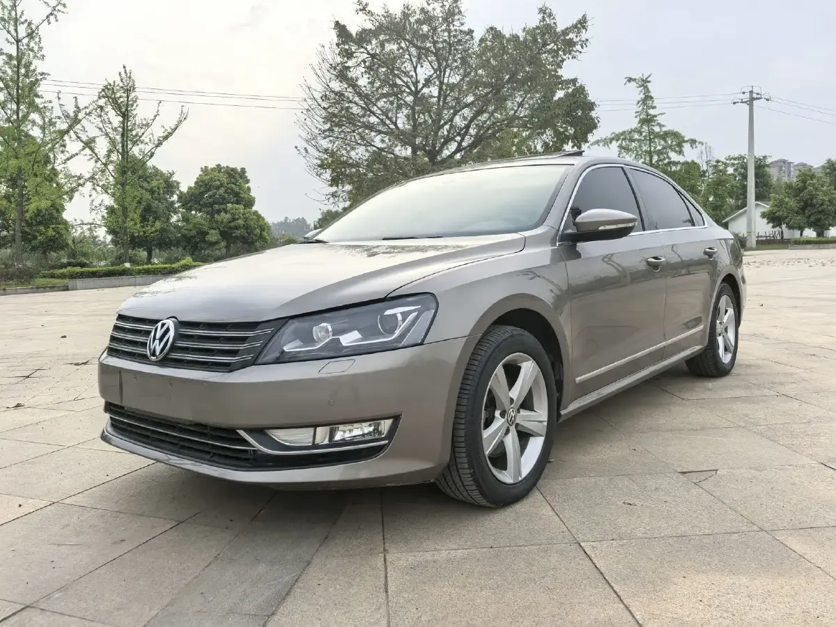 2015 Volkswagen Passat 1.8T 160HP L4 7DCT