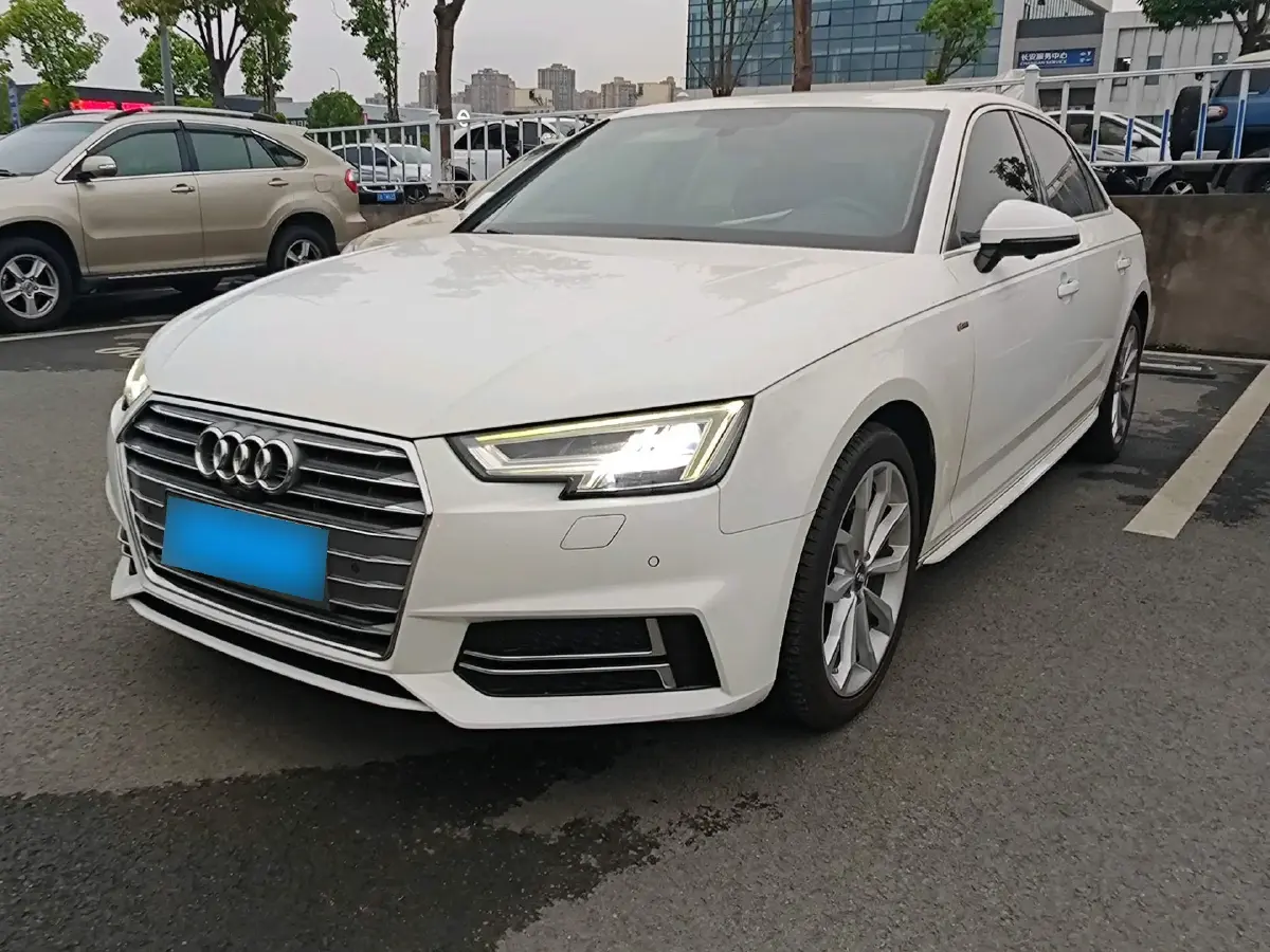 2018 Audi A4L 2.0T 190HP L4 7DCT