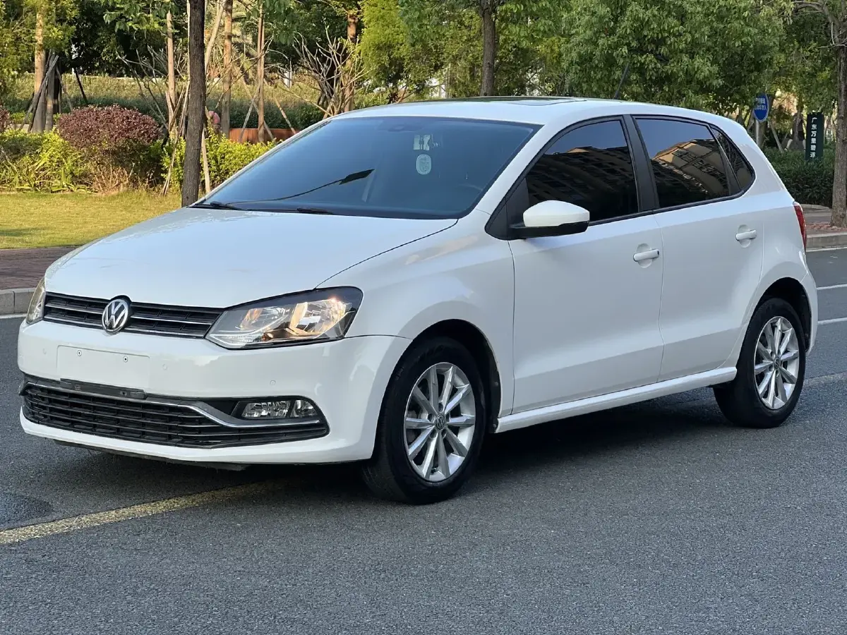 2014 Volkswagen Polo 1.4L 90HP L4 6AT
