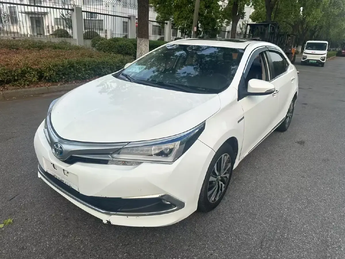 2017 Toyota Corolla 1.8L 99HP L4 E-CVT Hybrid