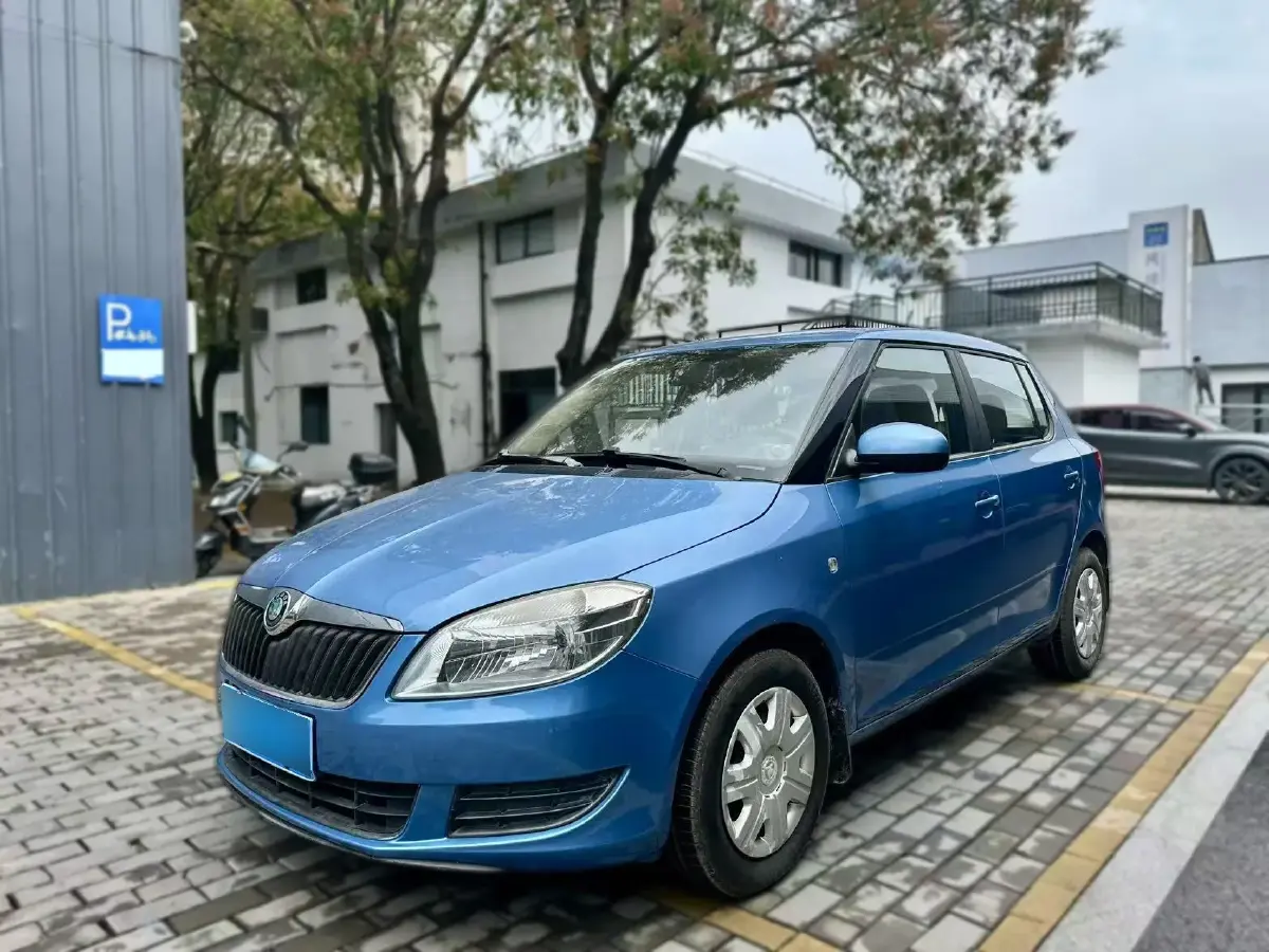 2012 Skoda Fabia 1.4L 86HP L4 6AT