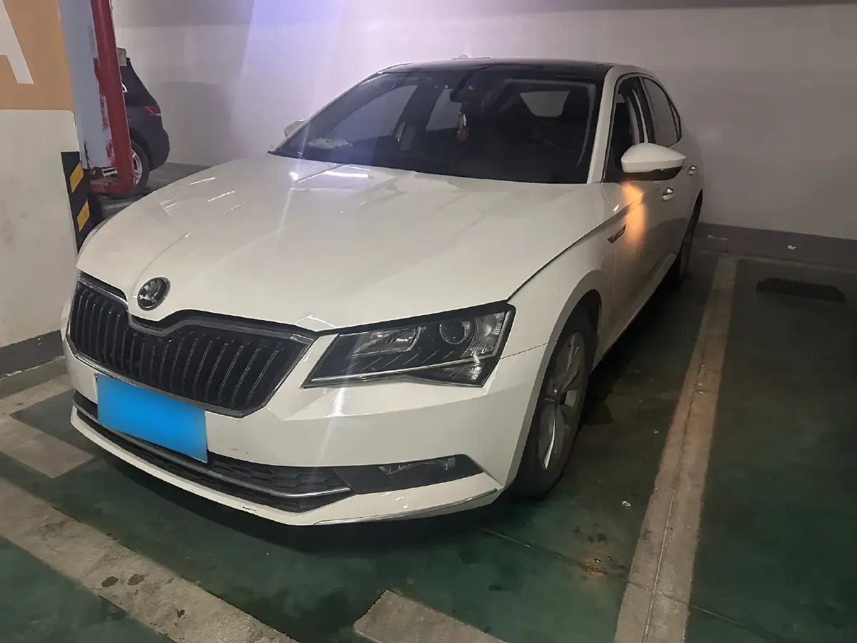 2016 Skoda Superb 1.8T 180HP L4 7DCT