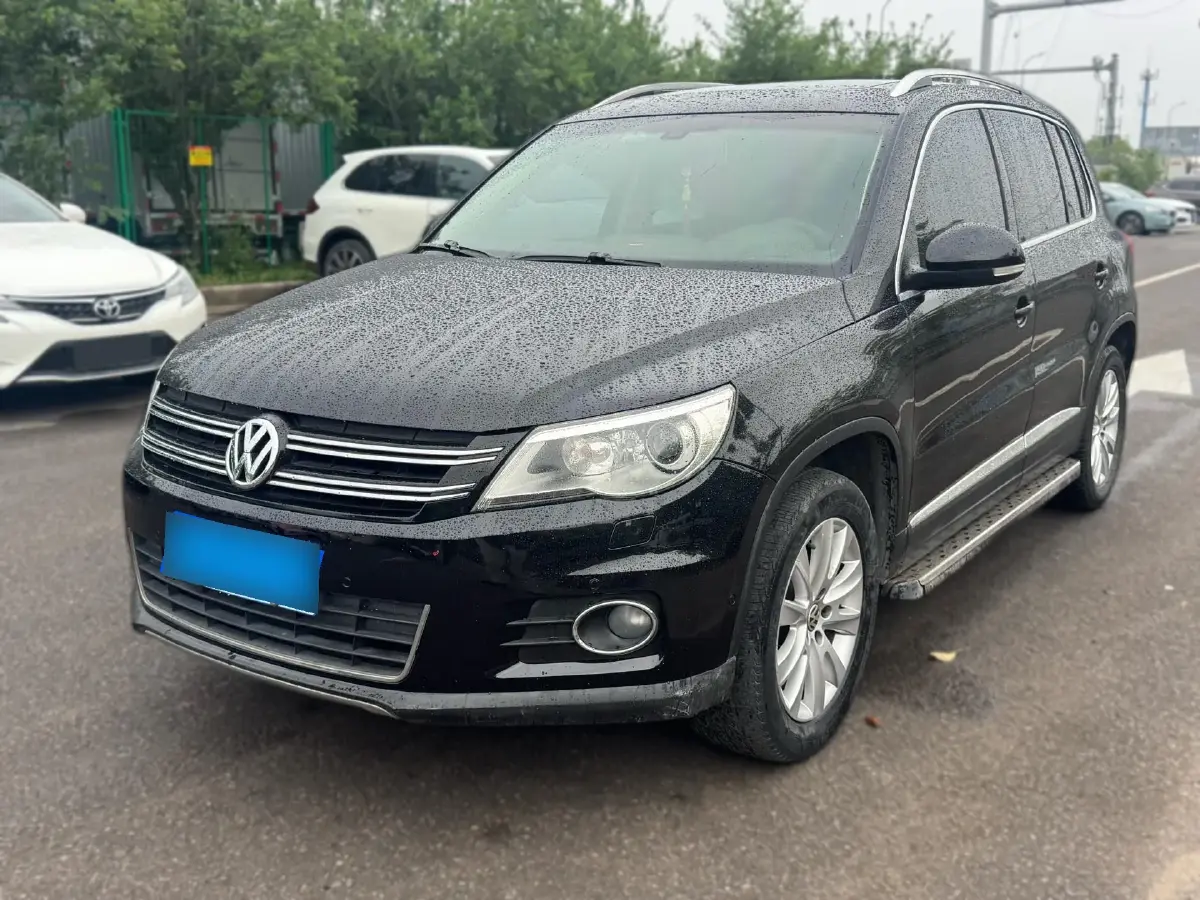 2010 Volkswagen Tiguan 2.0T 200HP L4 6AT