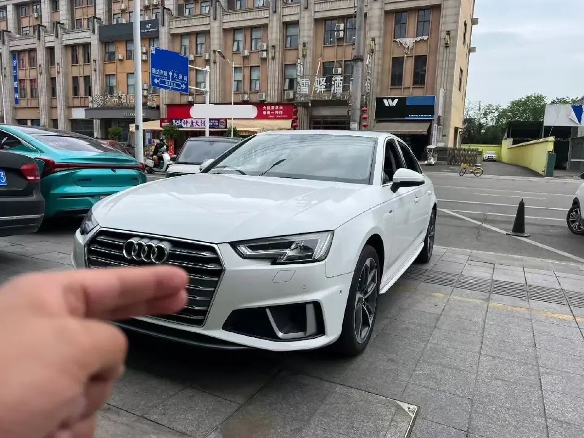 2019 Audi A4L 2.0T 190HP L4 7DCT