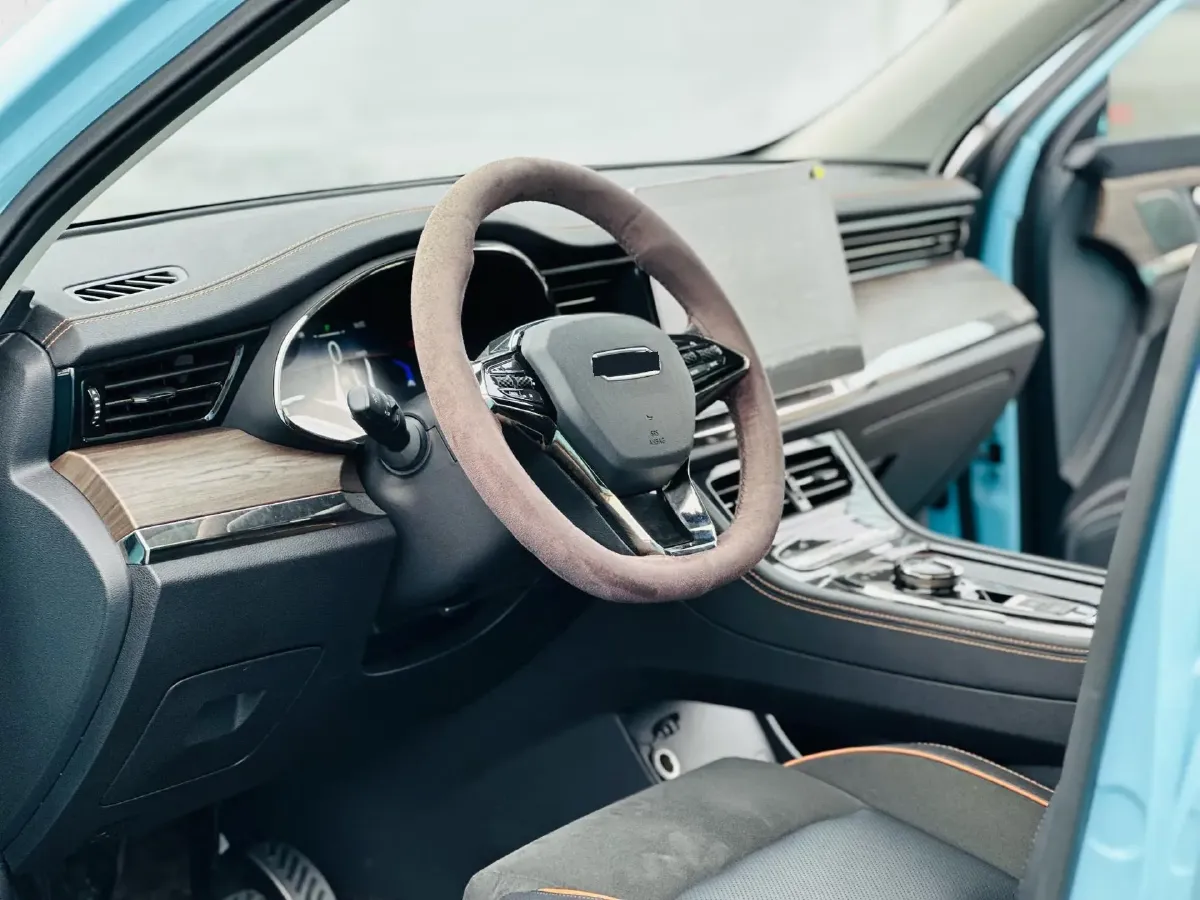 2023 Skyworth HT-i 1.5L 110HP L4 E-CVT PHEV 32.76KWH,autocango,china used car exporter,china ev exporter,chinese used car exporter,chinese used ev exporter